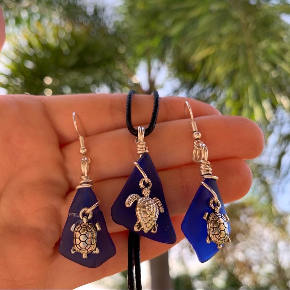 *SOLD* Cobalt blue Sea glass set turtle - Picture 2 of 3